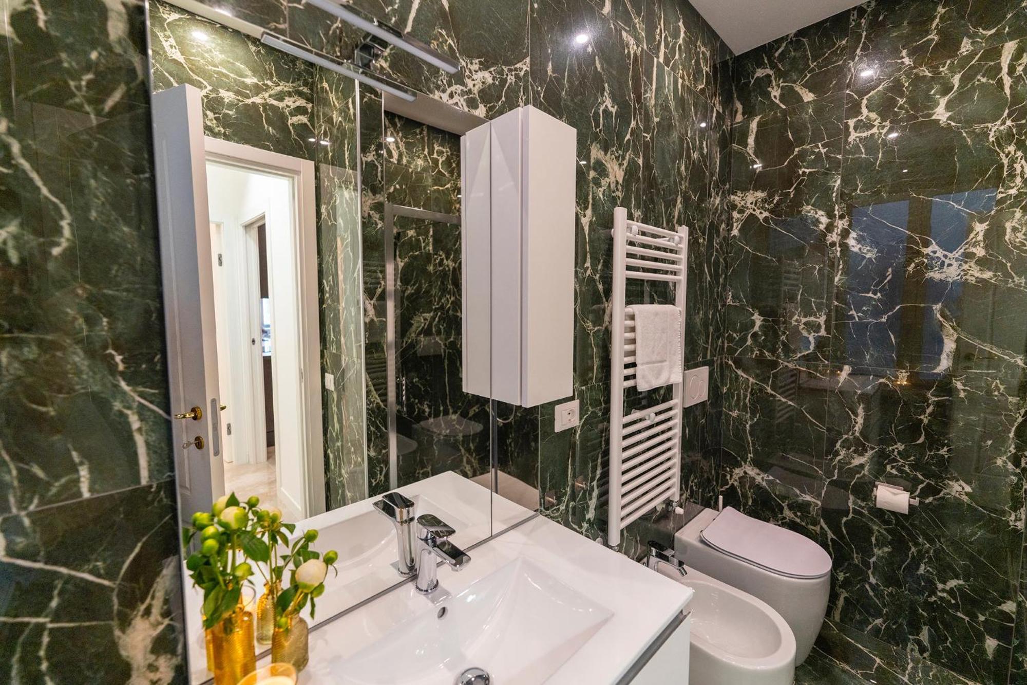 Magic Place Bergamo! Classy Apartment In The Heart Of The City المظهر الخارجي الصورة