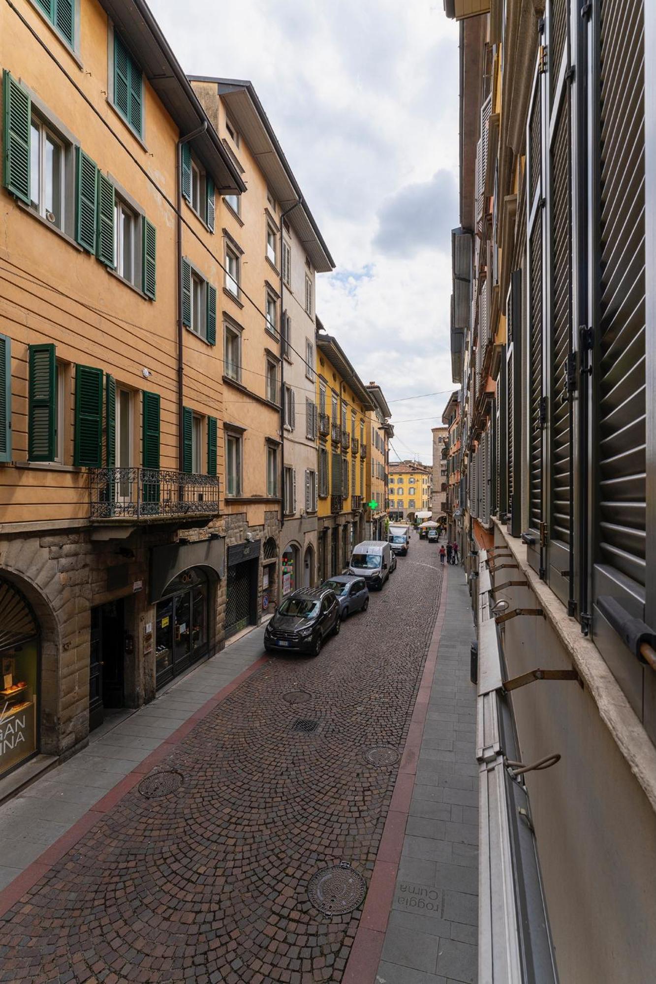 Magic Place Bergamo! Classy Apartment In The Heart Of The City المظهر الخارجي الصورة